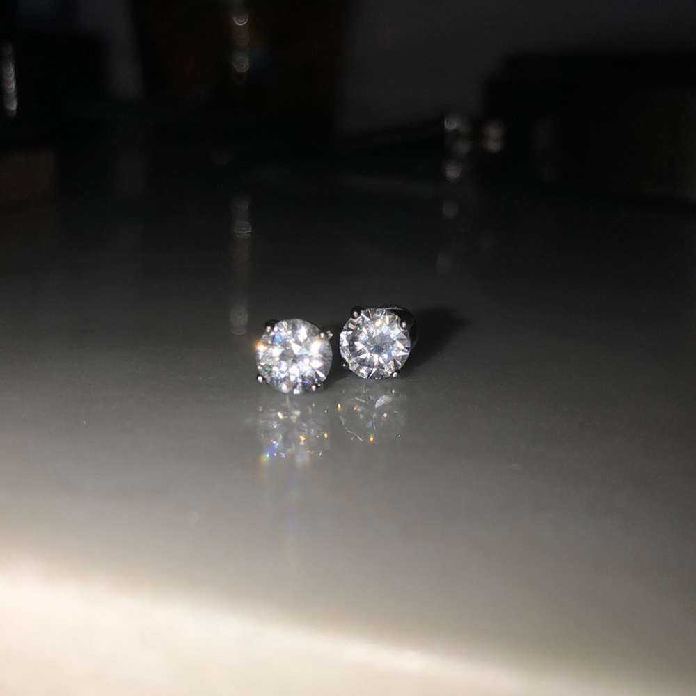 Earrings with fake diamonds